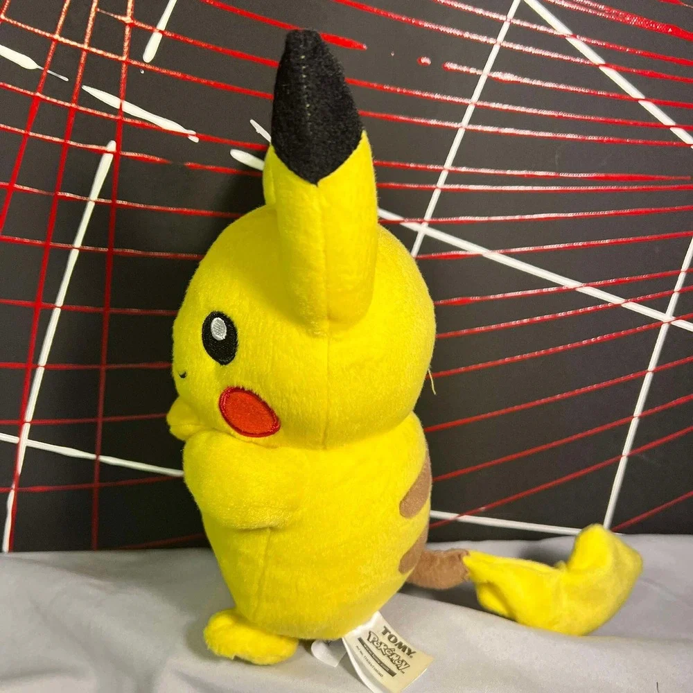 Pokemon Pikachu Yellow Tomy Nintedo‎ Plush Stuffed Animal 2018 9
